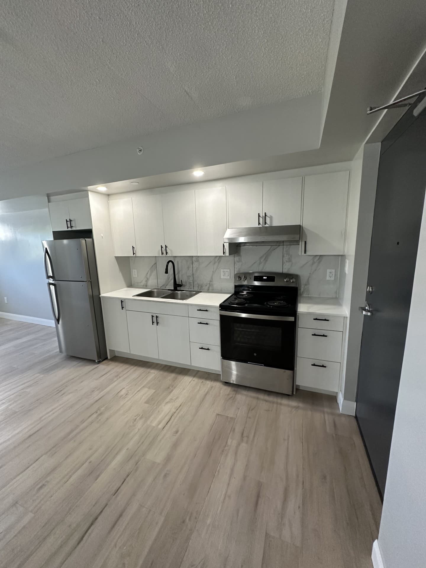 New One Bedroom Available October & November - Photo 1